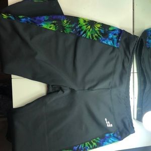 Gray capri BCG leggings with detailing on the side